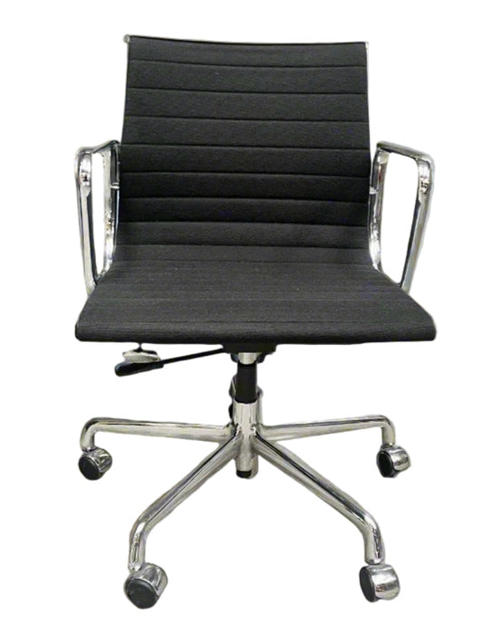 Vitra Eames EA 117 Aluminum Group Office Chair