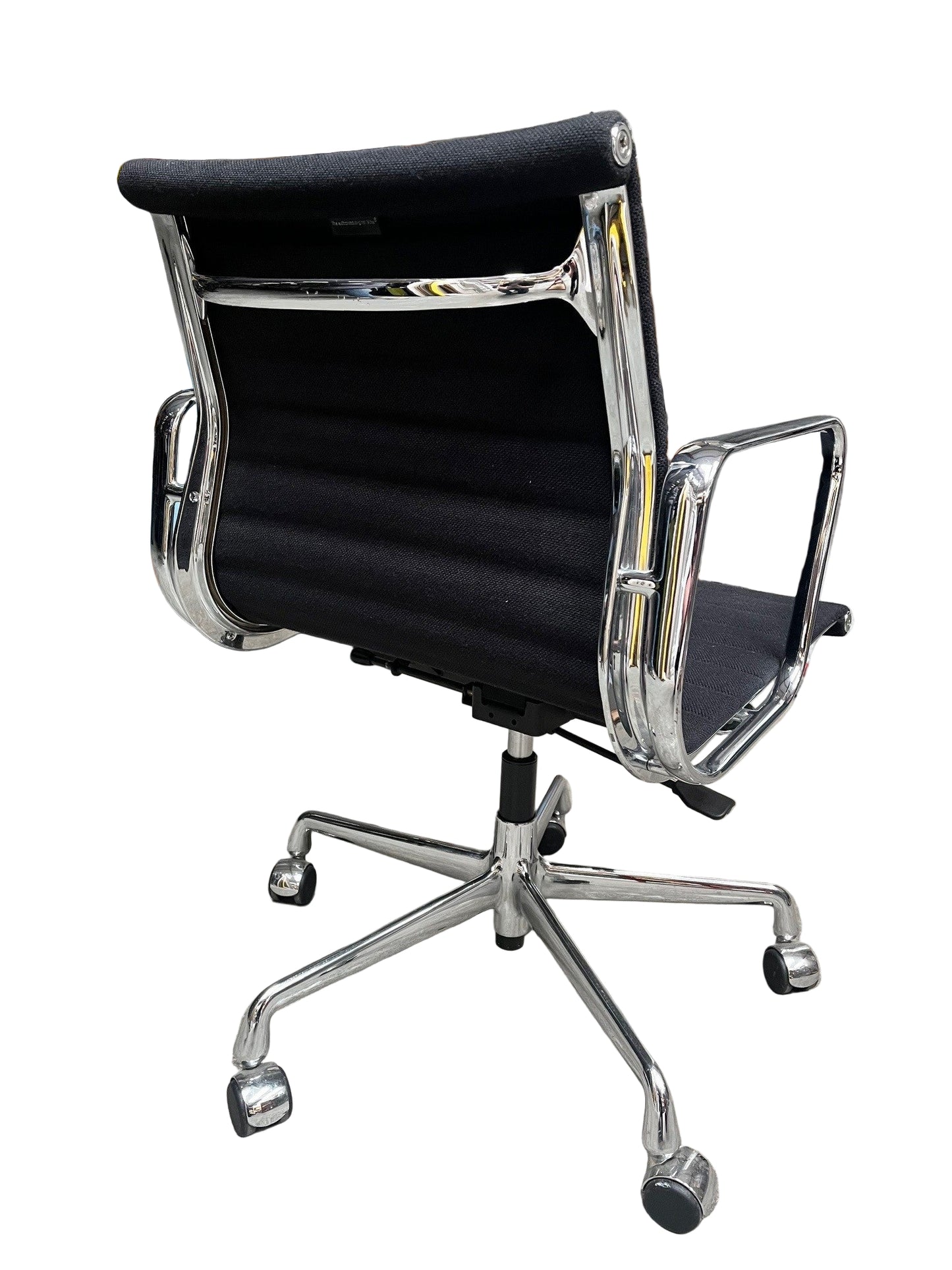 Vitra Eames EA 117 Aluminum Group Office Chair